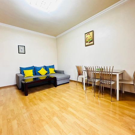 City Center Apartment On Sayat Nova Street Jerevan Eksteriør billede