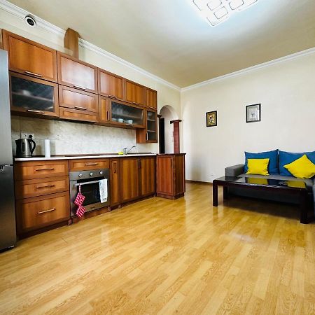 City Center Apartment On Sayat Nova Street Jerevan Eksteriør billede