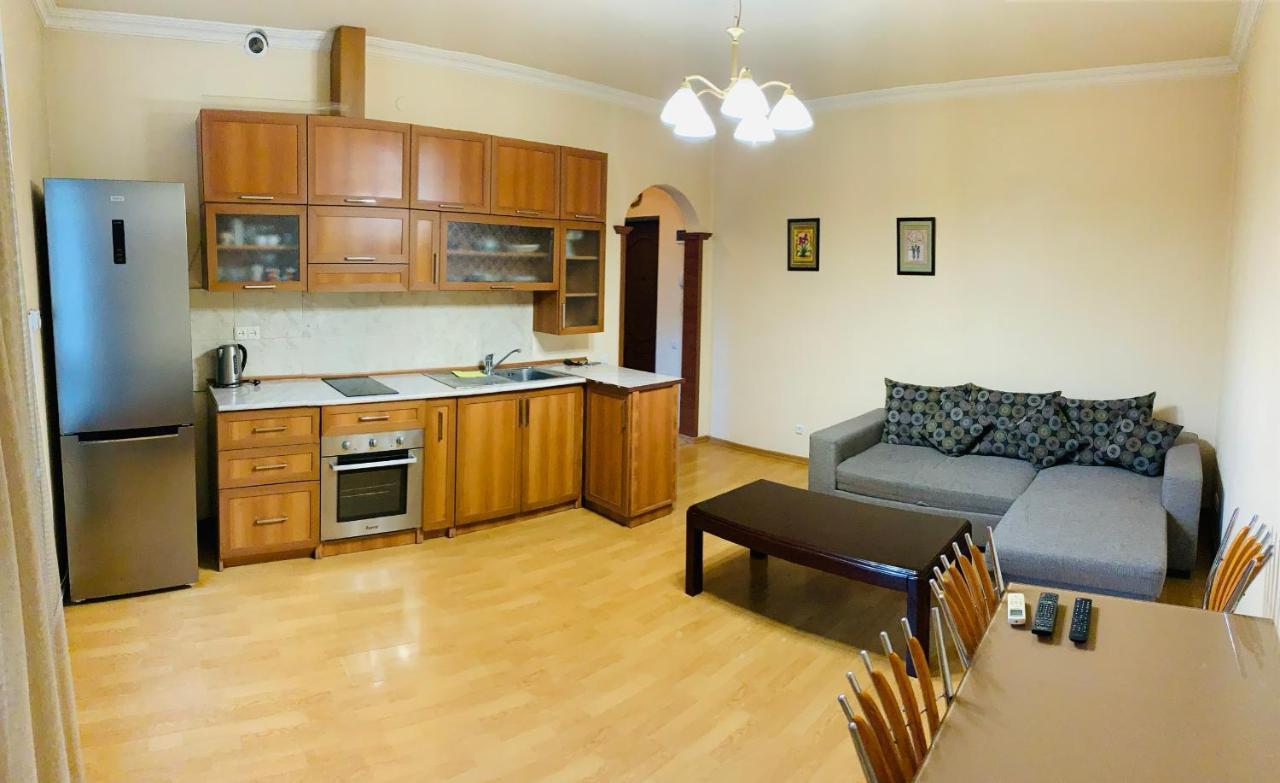 City Center Apartment On Sayat Nova Street Jerevan Eksteriør billede