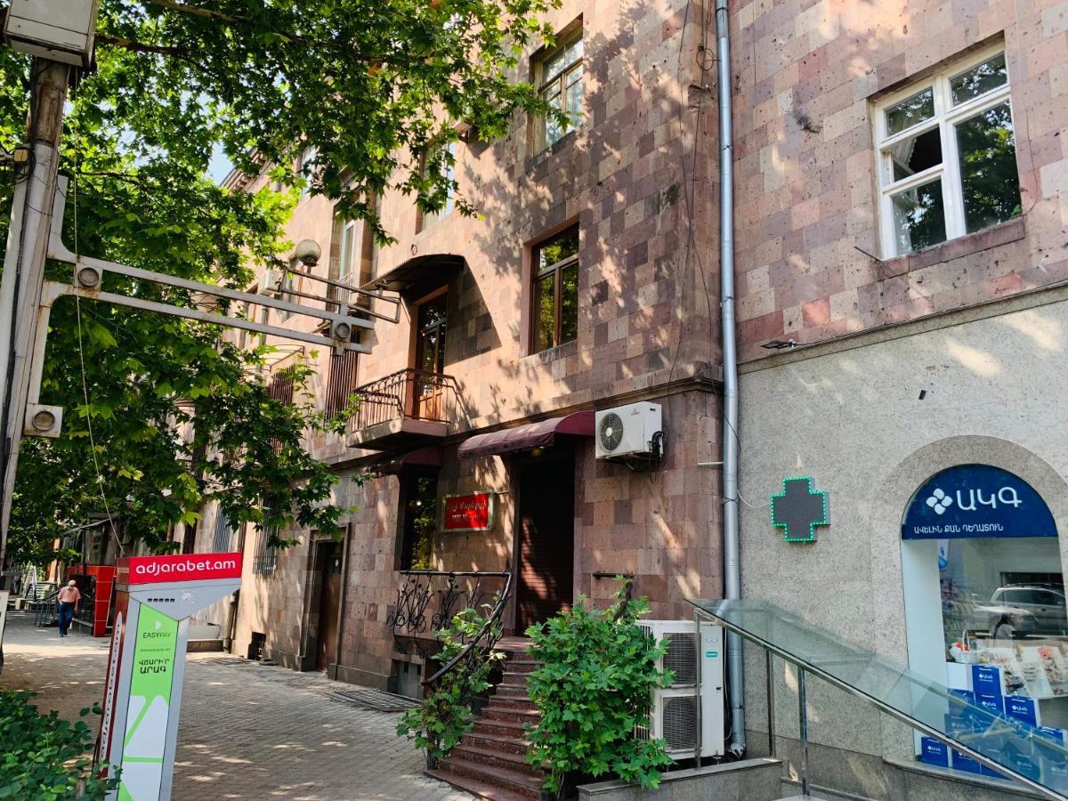 City Center Apartment On Sayat Nova Street Jerevan Eksteriør billede